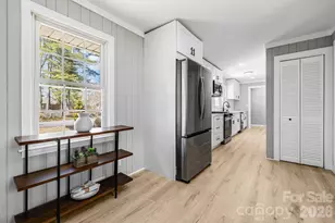 107 Balsam Rd, Hendersonville, NC 28792 - Photo 8