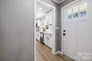 107 Balsam Rd, Hendersonville, NC 28792 - Photo 4