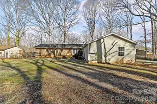 117 Robinson Ave, Matthews, NC 28104 - Photo 2