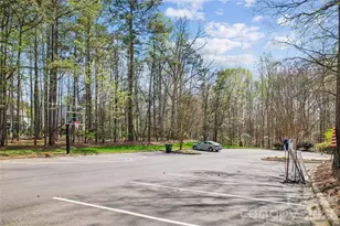 2678 Landing Pointe Dr, Clover, SC 29710 - Photo 44