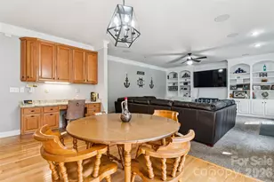 2678 Landing Pointe Dr, Clover, SC 29710 - Photo 6