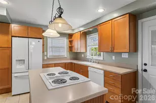 10 Woodmont Dr, Asheville, NC 28806 - Photo 8