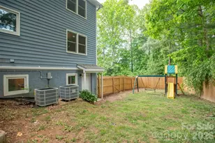 1002 Windsor Dr, Asheville, NC 28803 - Photo 10