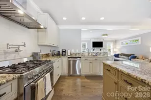 3220 Commonwealth Ave, Charlotte, NC 28205 - Photo 10