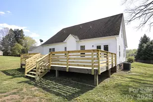 1045 Saxton Cir, Salisbury, NC 28147 - Photo 2