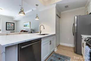 300 W 5th St, Charlotte, NC 28202 - Photo 8