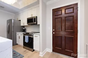 300 W 5th St, Charlotte, NC 28202 - Photo 4