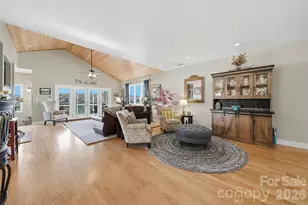 152 Bridge Pointe Ln, Hickory, NC 28601 - Photo 32