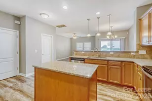 14419 Glendon Hall Ln, Charlotte, NC 28262 - Photo 8