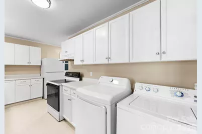 1136 E Woodlawn Road, Charlotte, NC 28209 - Photo 10