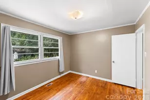 1136 E Woodlawn Rd, Charlotte, NC 28209 - Photo 28
