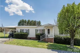 4 N Marjorie Ln, Hendersonville, NC 28792 - Photo 16