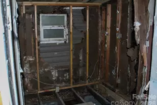 1293 Lake Logan Rd, Canton, NC 28716 - Photo 30