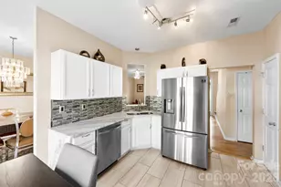 624 Cliffs Inn Circle, Charlotte, NC 28214 - Photo 8