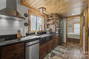 122 Mountain Breeze Rdg, Scaly Mountain, NC 28775 - Photo 18