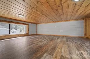 122 Mountain Breeze Rdg, Scaly Mountain, NC 28775 - Photo 24