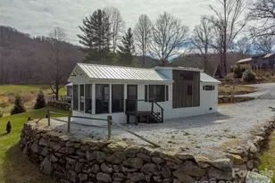 122 Mountain Breeze Rdg, Scaly Mountain, NC 28775 - Photo 4