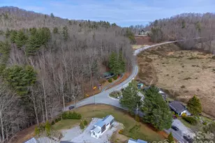 122 Mountain Breeze Rdg, Scaly Mountain, NC 28775 - Photo 28