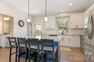 318 N Avon St, Gastonia, NC 28054 - Photo 14