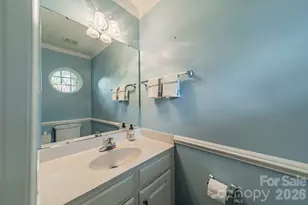 5619 Linda Vista Ln, Charlotte, NC 28216 - Photo 8