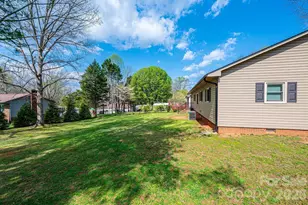 4367 Vine Arbor Dr, Hickory, NC 28602 - Photo 4