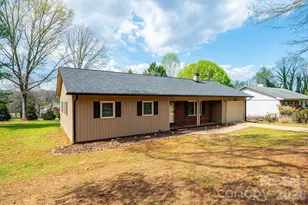 4367 Vine Arbor Dr, Hickory, NC 28602 - Photo 2