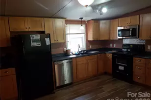 323 4th St, Waynesville, NC 28786 - Photo 6