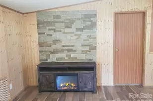 323 4th St, Waynesville, NC 28786 - Photo 4