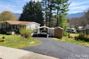 323 4th St, Waynesville, NC 28786 - Photo 2