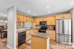 13820 Queens Harbor Rd, Charlotte, NC 28278 - Photo 6