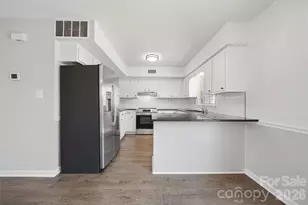 414 7th St NE, Hickory, NC 28601 - Photo 8