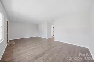 414 7th St NE, Hickory, NC 28601 - Photo 6