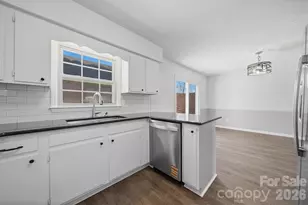 414 7th St NE, Hickory, NC 28601 - Photo 10