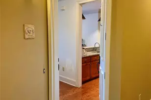 350 E Allen St, Hendersonville, NC 28792 - Photo 4