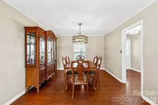 401 Leighton Ct, Matthews, NC 28105 - Photo 6