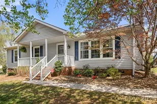 8919 W Meadow Ridge Rd, Fort Mill, SC 29707 - Photo 2