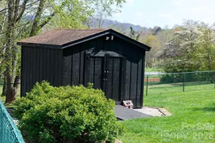 885 Beverly Cir NE, Lenoir, NC 28645 - Photo 40