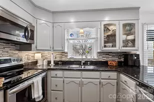 885 Beverly Cir NE, Lenoir, NC 28645 - Photo 10