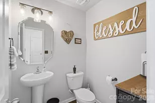 2438 Dewey Creek Ln, Charlotte, NC 28216 - Photo 10