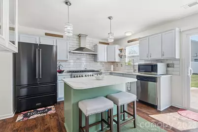 2438 Dewey Creek Lane, Charlotte, NC 28216 - Photo 6