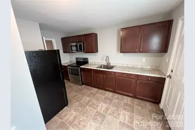 720 Pine Street, Lincolnton, NC 28092 - Photo 4