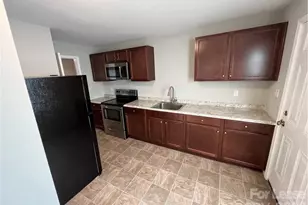 720 Pine St, Lincolnton, NC 28092 - Photo 4