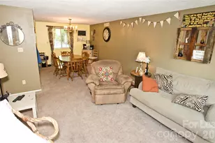 1635 Van Dyke Dr, Charlotte, NC 28213 - Photo 6