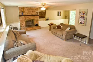 1635 Van Dyke Dr, Charlotte, NC 28213 - Photo 4