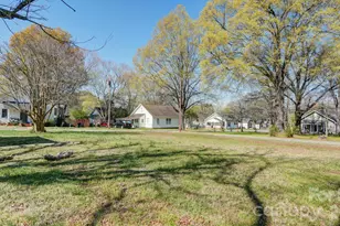 224 W Mills Ave, Mooresville, NC 28115 - Photo 12