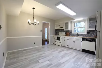 725 Bethune Place, Matthews, NC 28105 - Photo 8