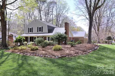 725 Bethune Place, Matthews, NC 28105 - Photo 2