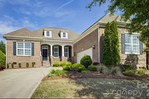 14924 High Bluff Ct, Charlotte, NC 28278 - Photo 2