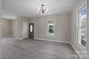 414 W Sharpe St, Statesville, NC 28677 - Photo 6