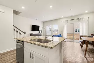 2207 Belterra Dr, Charlotte, NC 28216 - Photo 14